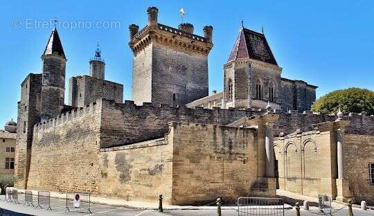 Appartement à UZES