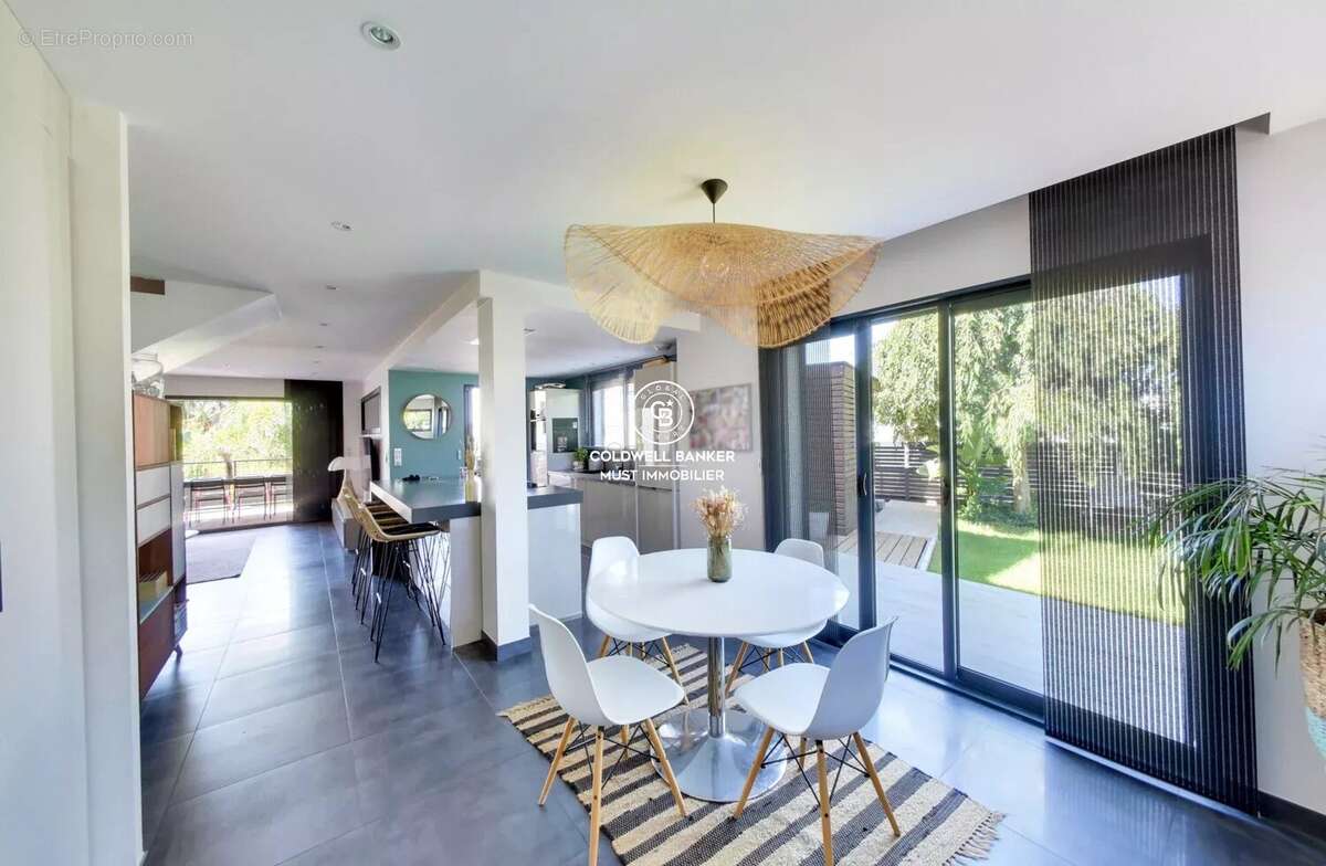 Maison à VILLENEUVE-DE-LA-RAHO