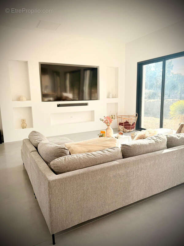 Maison à SUZE-LA-ROUSSE