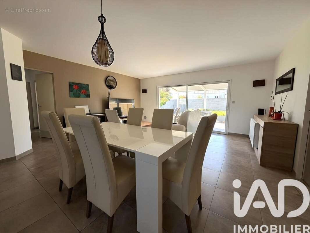 Maison 105 m² à Rochefort  - photo 3
