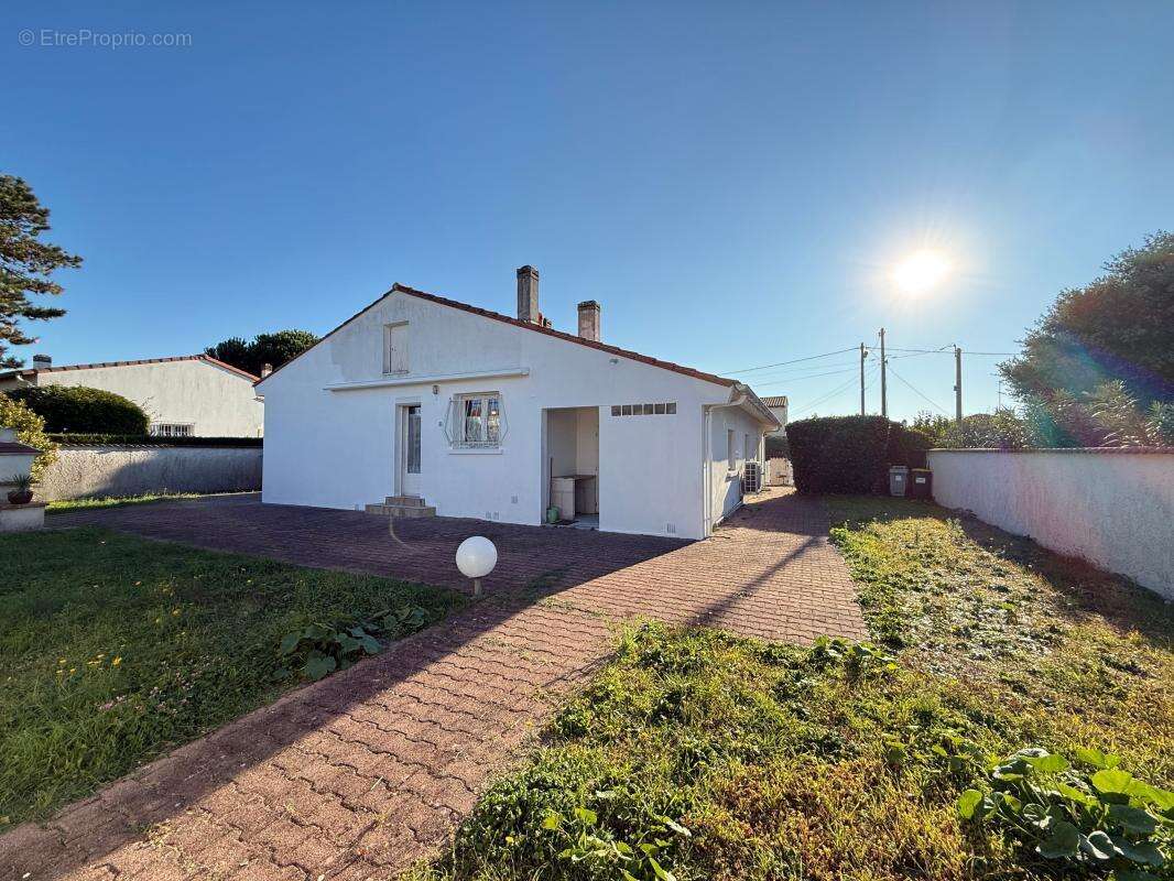 Maison à VAUX-SUR-MER