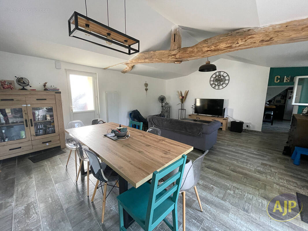 Maison à COMMEQUIERS