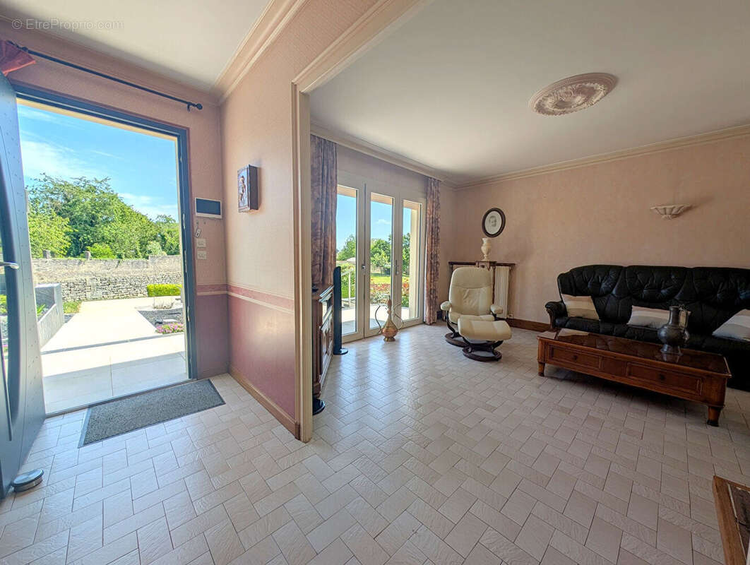 Maison à DOUE-LA-FONTAINE