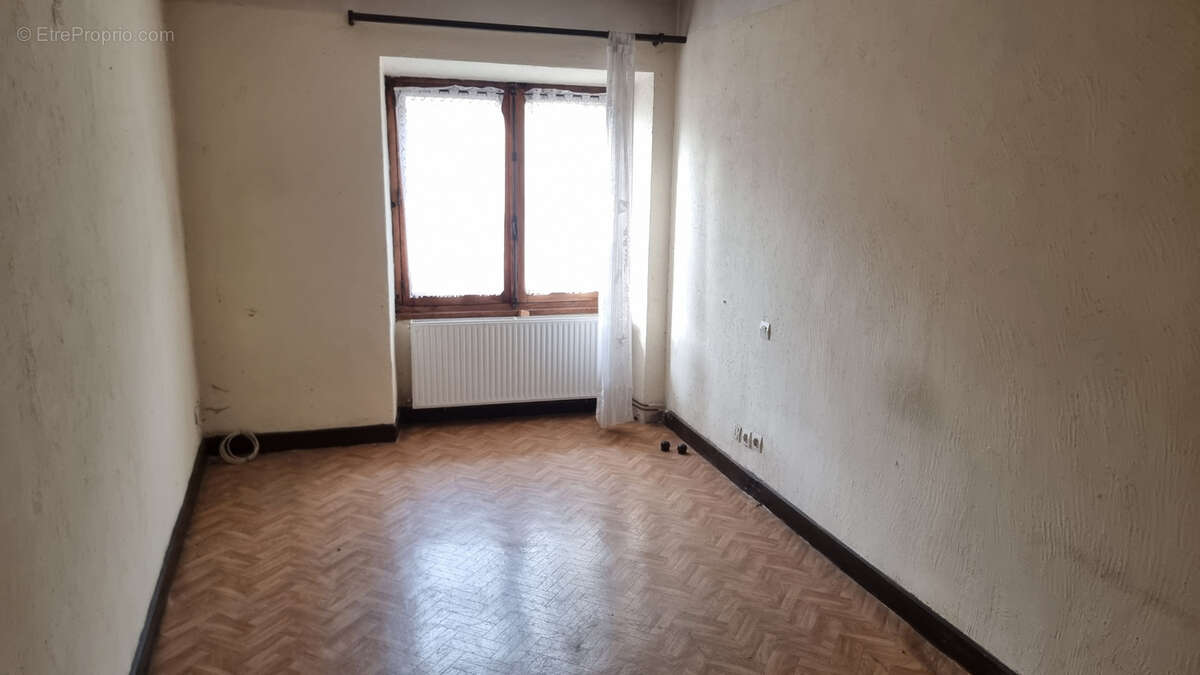 Maison à SAINT-PIERRE-D'ALBIGNY