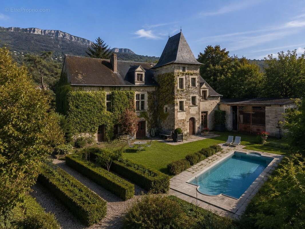 280 m² à Annecy  - photo 2