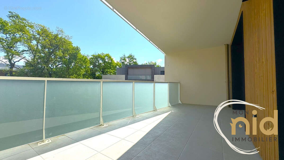 Appartement à MEYLAN