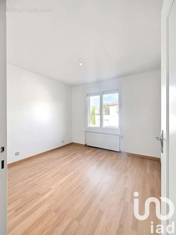 Photo 6 - Maison à SAINT-GENIS-LES-OLLIERES