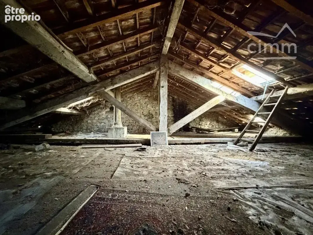 Saint-Nazaire-les-Eymes – Maison de village en pierre de 105 m² avec jardin - photo 10
