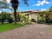 Maison à COURS-DE-PILE