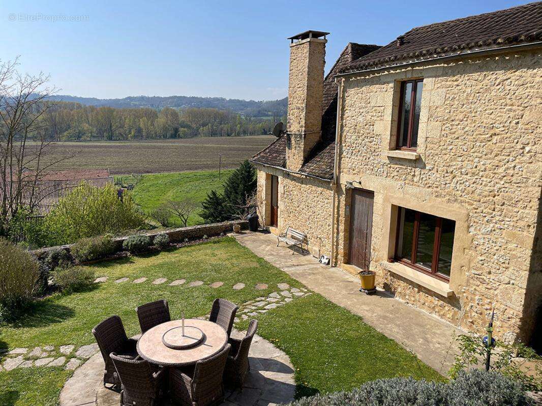 Maison à COUX-ET-BIGAROQUE