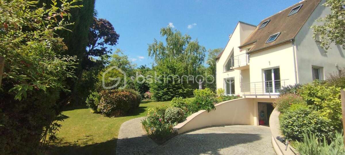 Maison à SOISY-SUR-SEINE