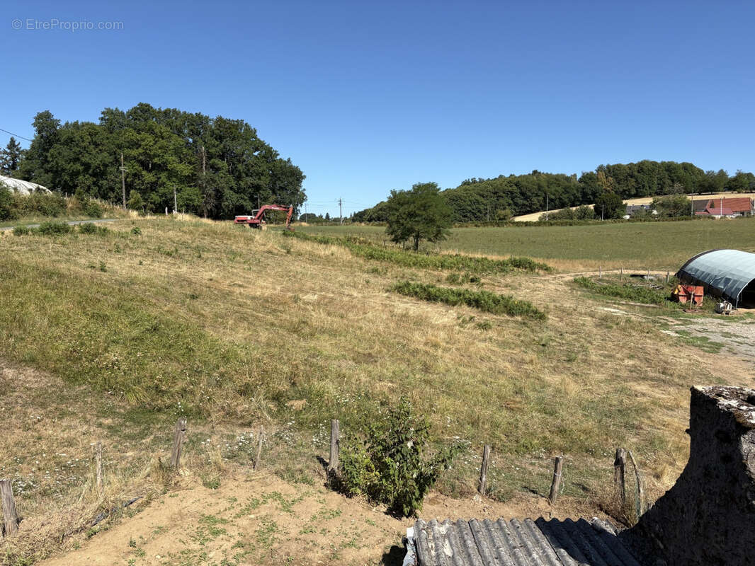 La Porcherie maison de campagne de 6 pièces à restaurer avec un petit jardin et vues - photo 21