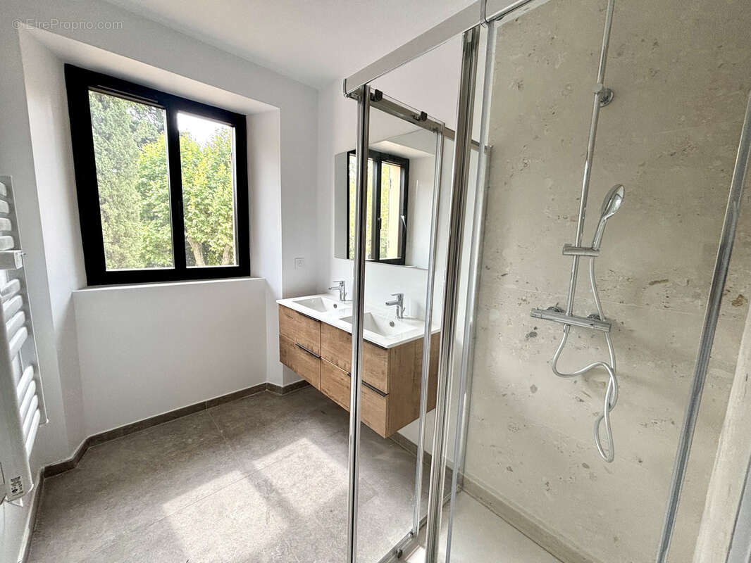 Appartement à LE CASTELLET