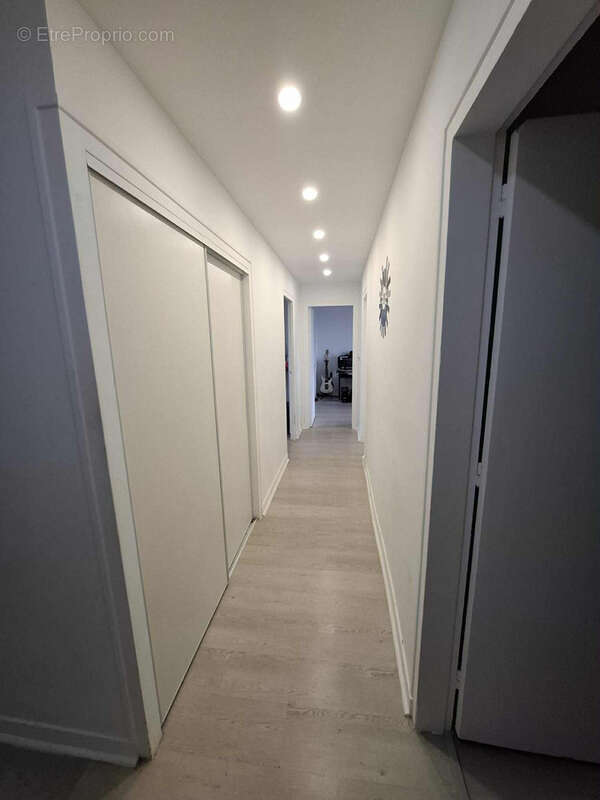 Appartement à LAMORLAYE
