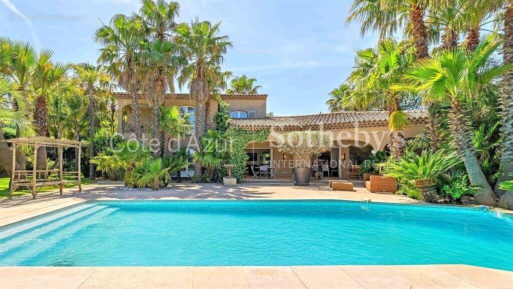 Grimaud villa provençale de charme avec piscine, jardin paysager et cinq suites - photo 2