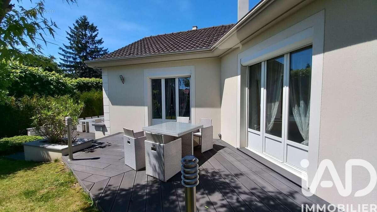 Maison 157 m² à Champs-Sur-Marne  - photo 7