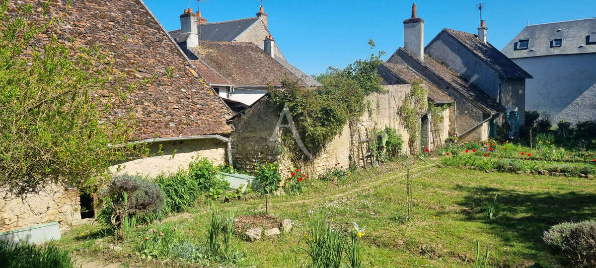 Maison à LA CHAUSSEE-SAINT-VICTOR