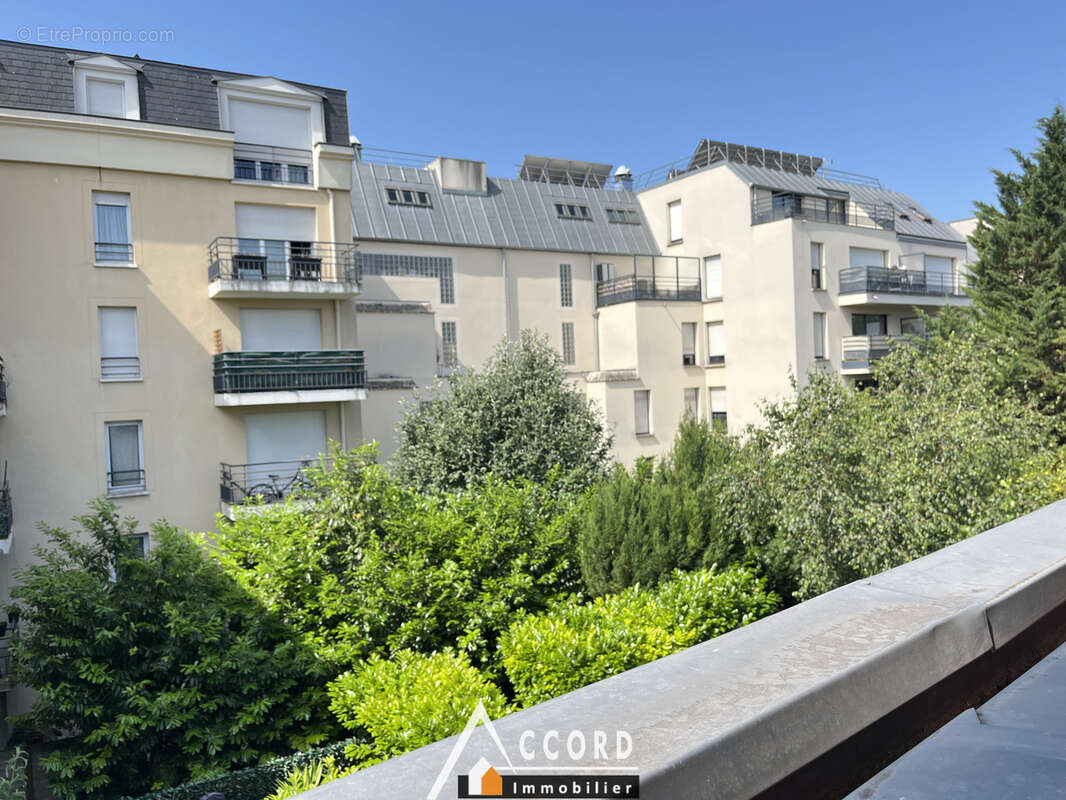 Appartement à SARTROUVILLE