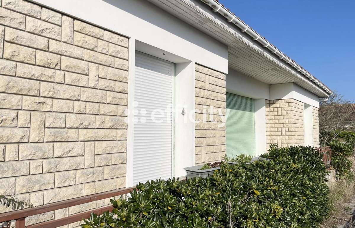 Maison à LA BREE-LES-BAINS