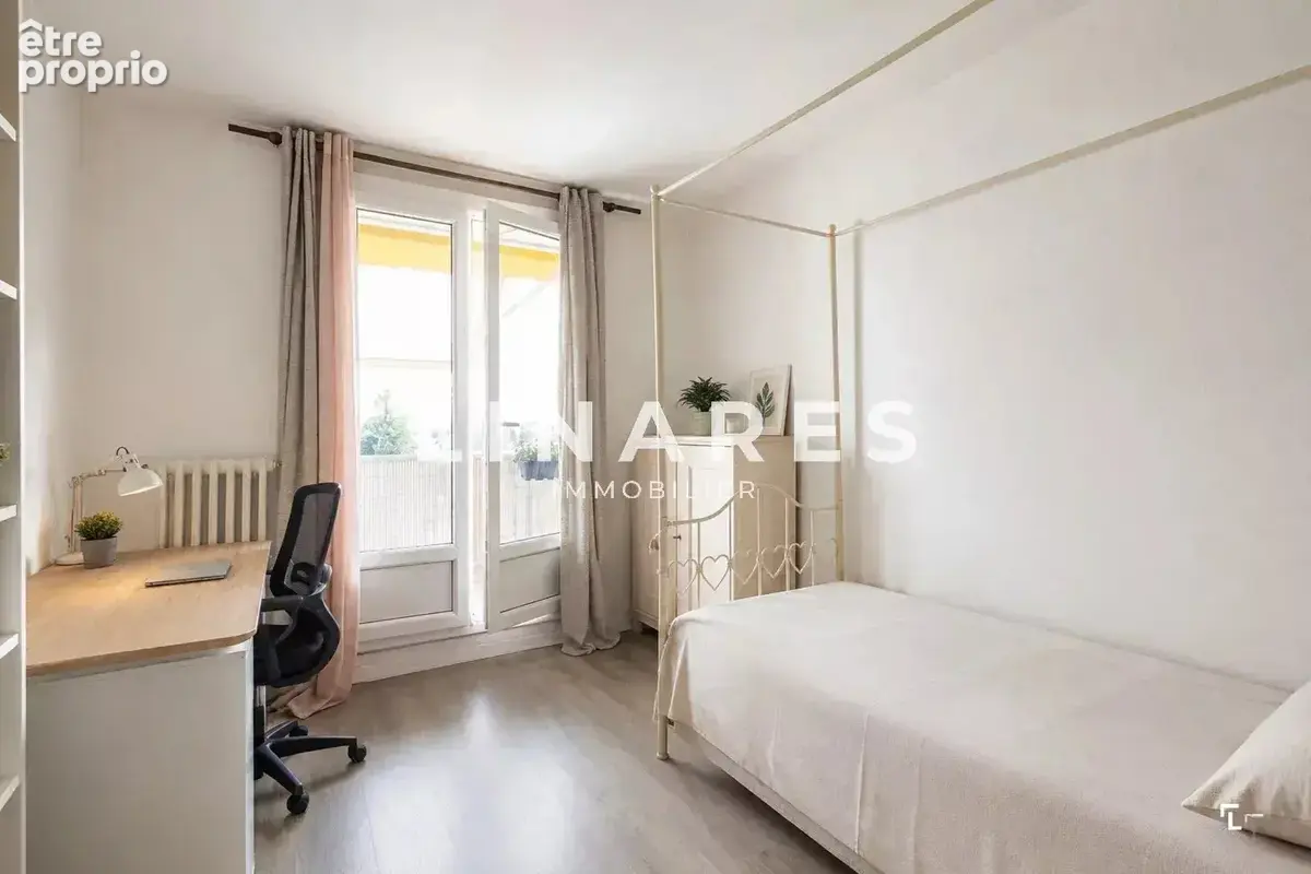COCON LUMINEUX - Appartement T3/4 Dernier Étage 82m2 - Terrasse - Loggia - Cellier - 13190 Allauch - photo 7
