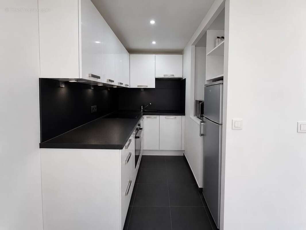 Appartement à SAINT-LAURENT-DU-VAR