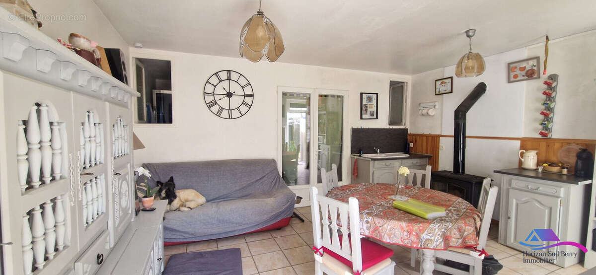 Pièce à vivre - Maison à VIPLAIX