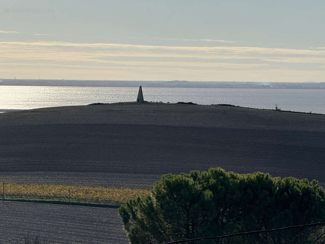 Maison à MORTAGNE-SUR-GIRONDE
