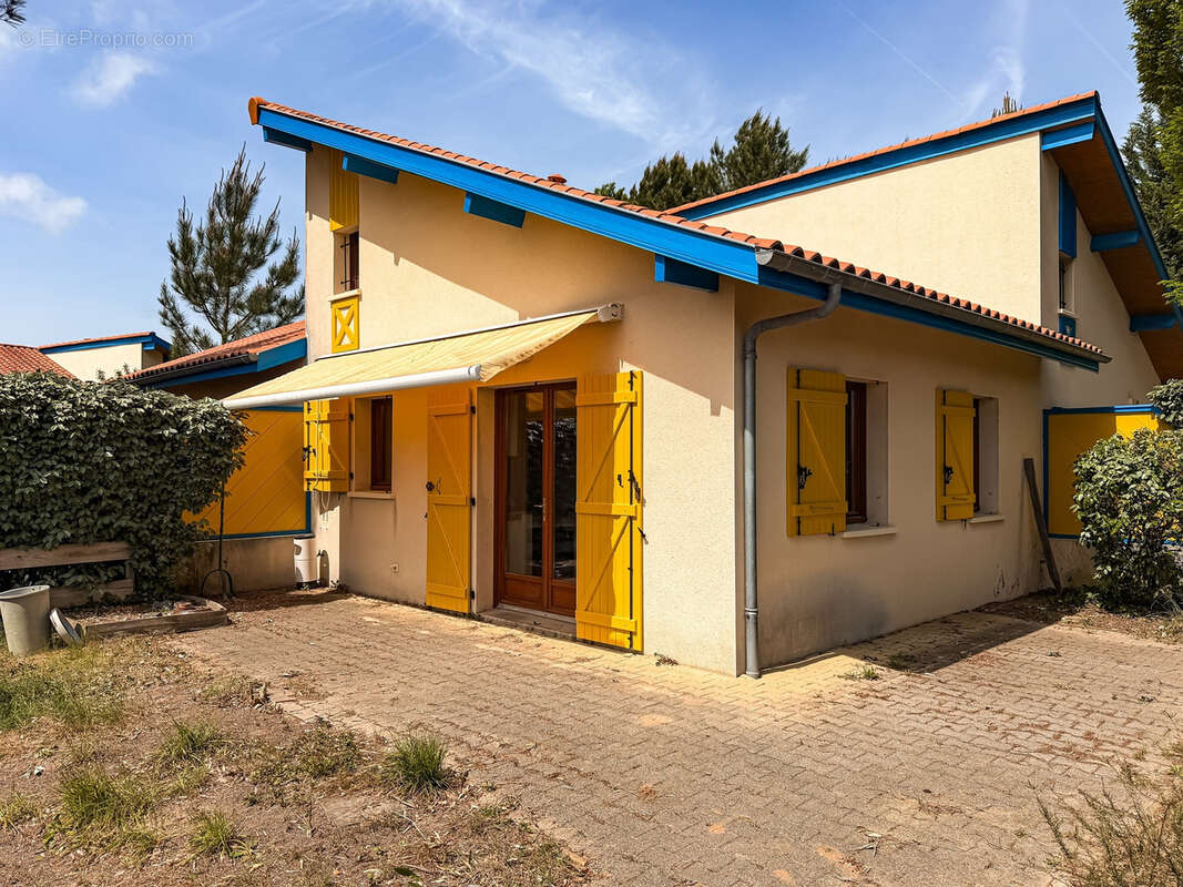 Maison à SAINT-JULIEN-EN-BORN