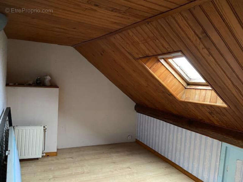 Maison à CERISIERS