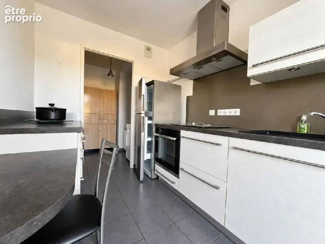 Vertou - Proche bourg - T3 de 79 m² - En parfait état - Grand balcon - 2 places de parking en sous-sol - photo 4