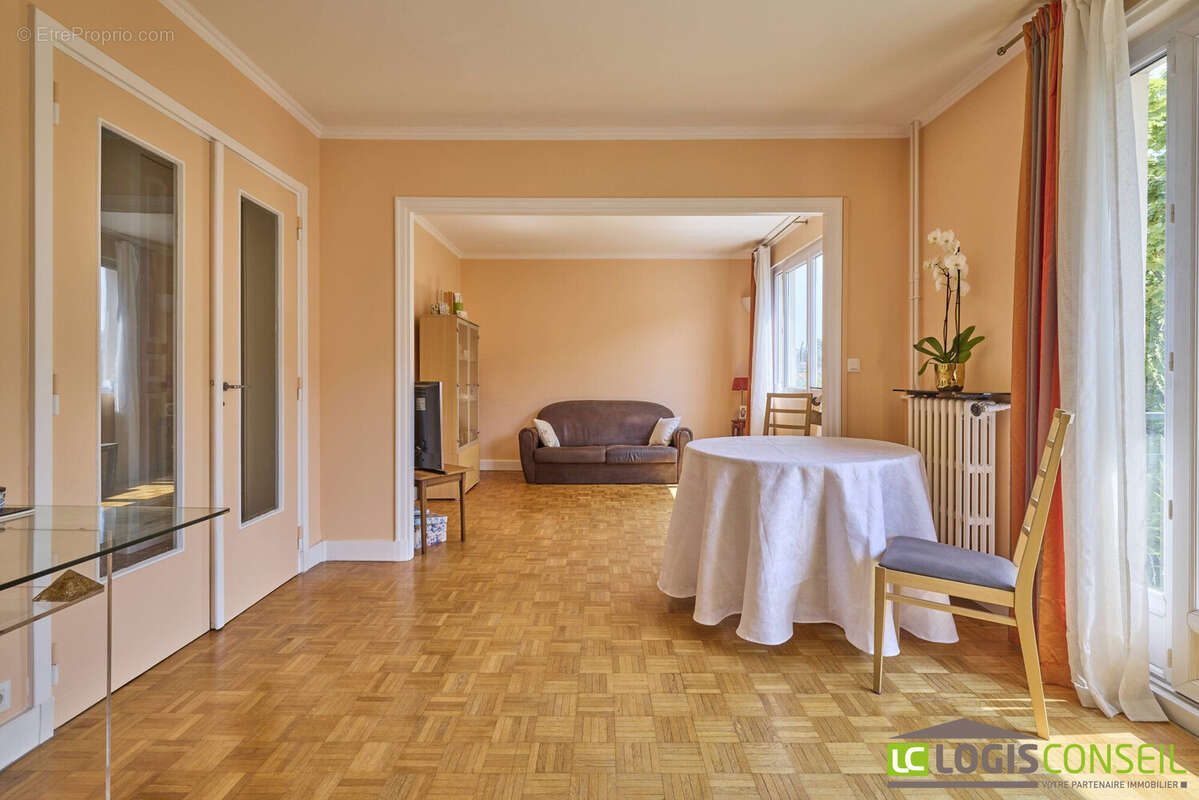 Appartement à BOURG-LA-REINE