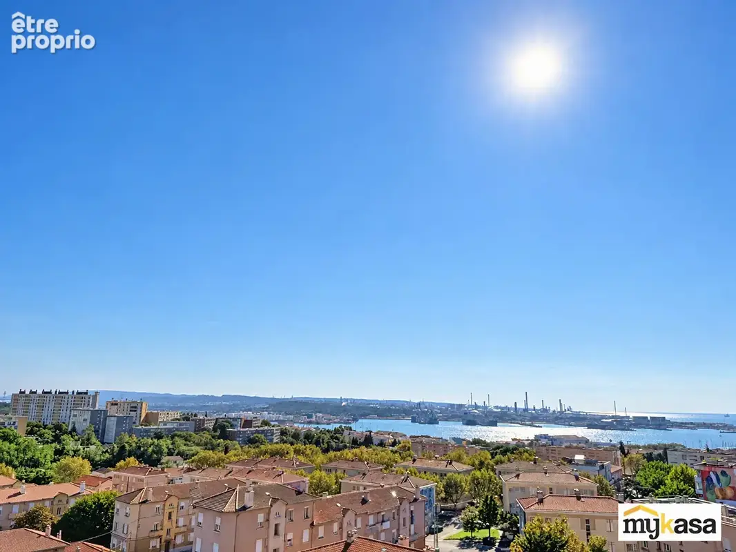 Appartement Port De Bouc  1 pièce(s) 28 m2  avec balcon vue mer et cave - photo 12