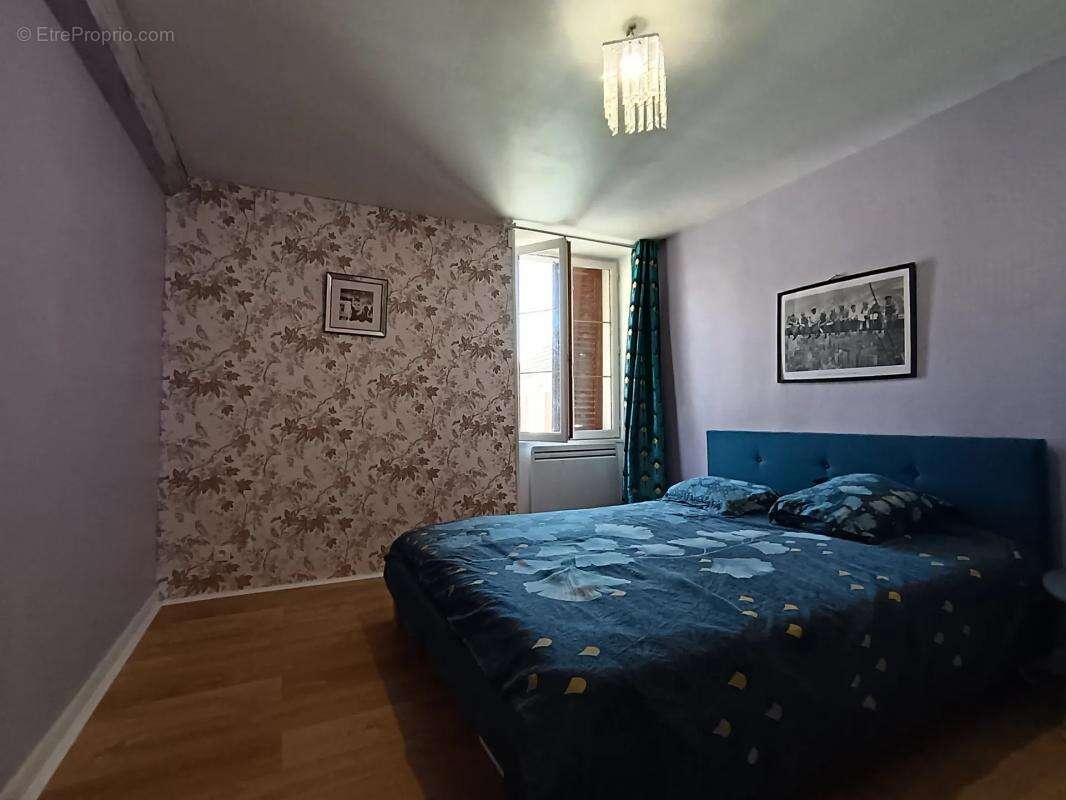 Maison à SAINT-CYR-SUR-MORIN