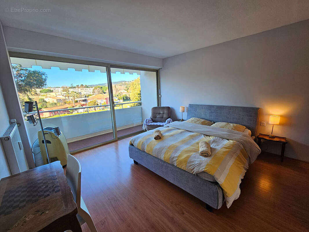 Appartement à MANDELIEU-LA-NAPOULE