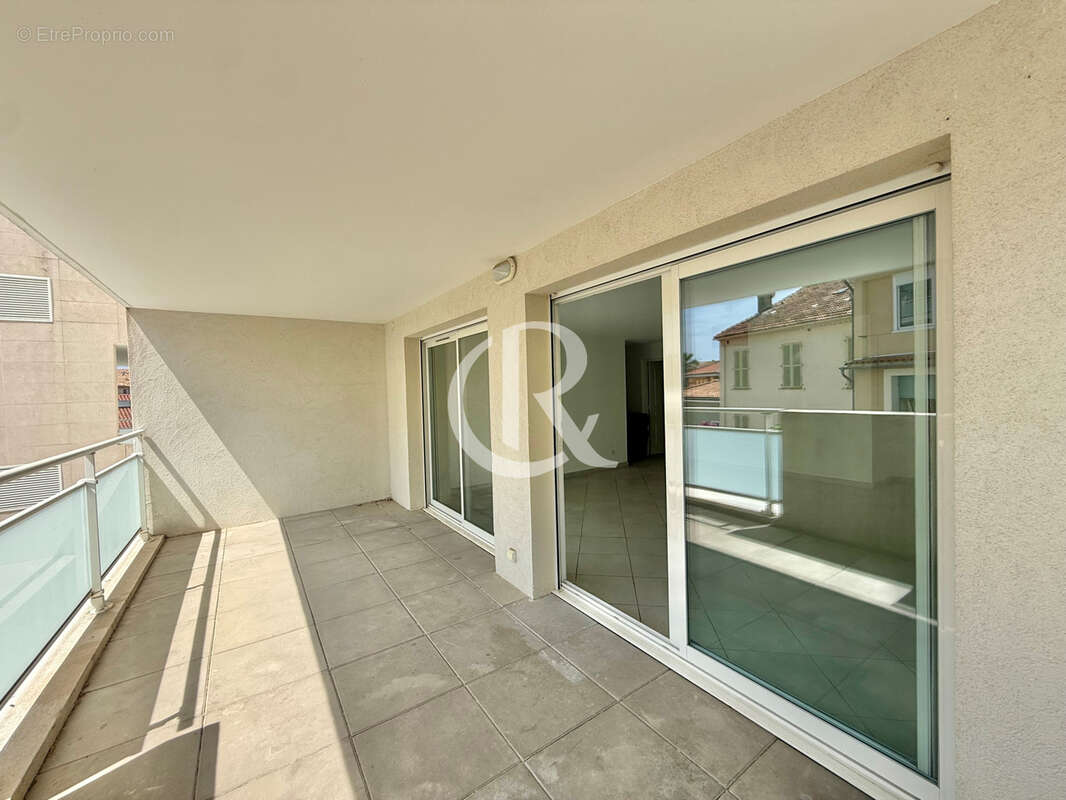 Appartement à HYERES