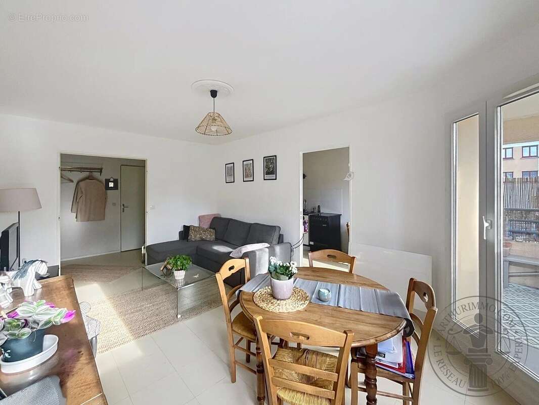 Appartement à LIMOURS