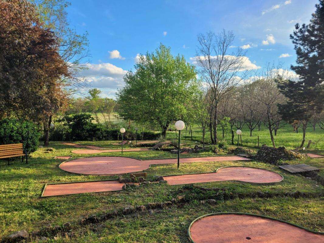 Maison à LISSAC-ET-MOURET