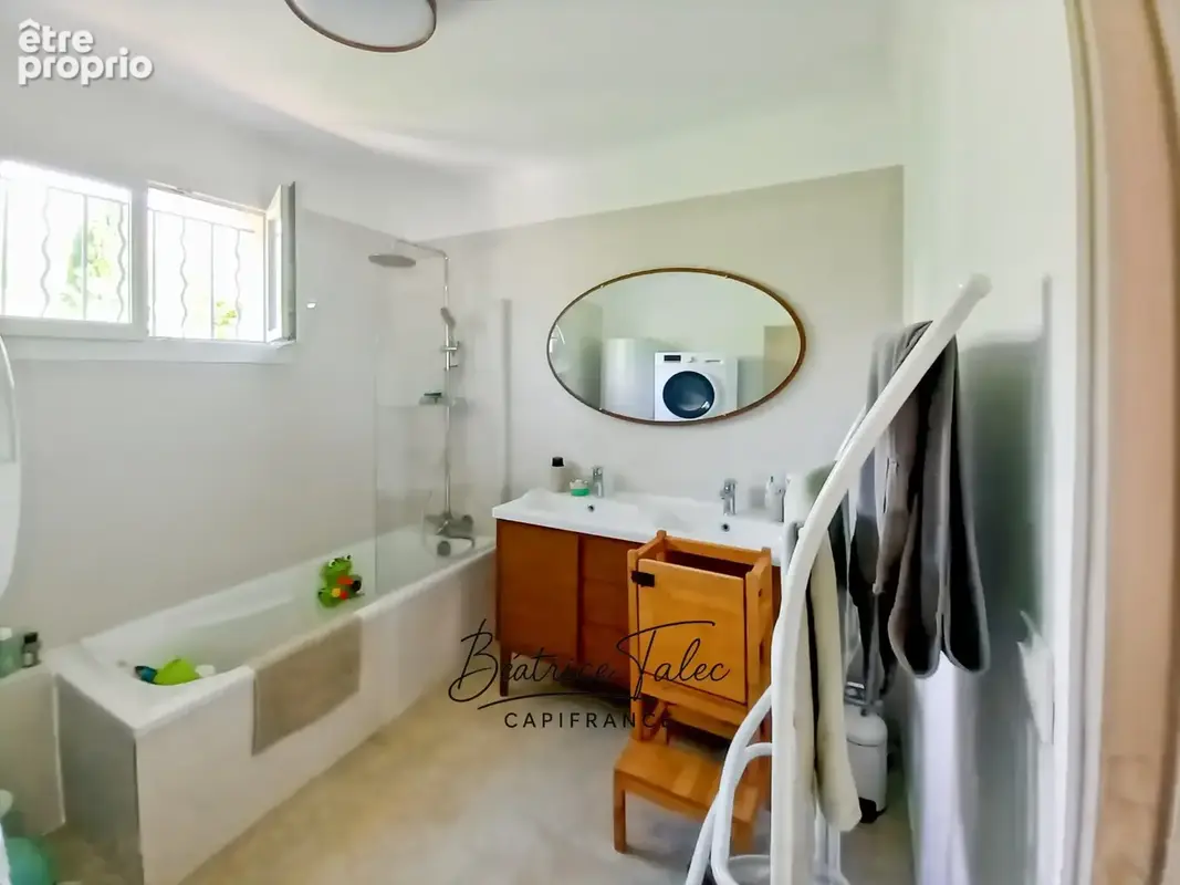 Appartement t4 110 m² entièrement rénové – vues panoramiques sainte-victoire & mont aurélien - jardin - parkings - photo 13