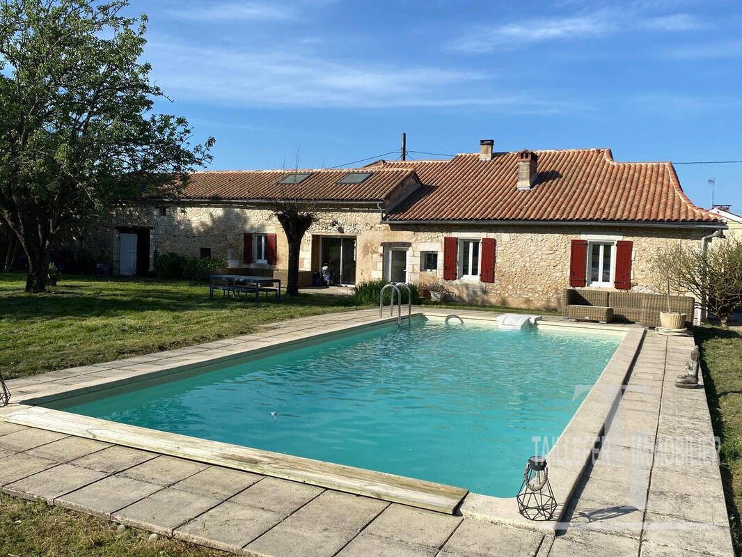 Maison à NEUVIC