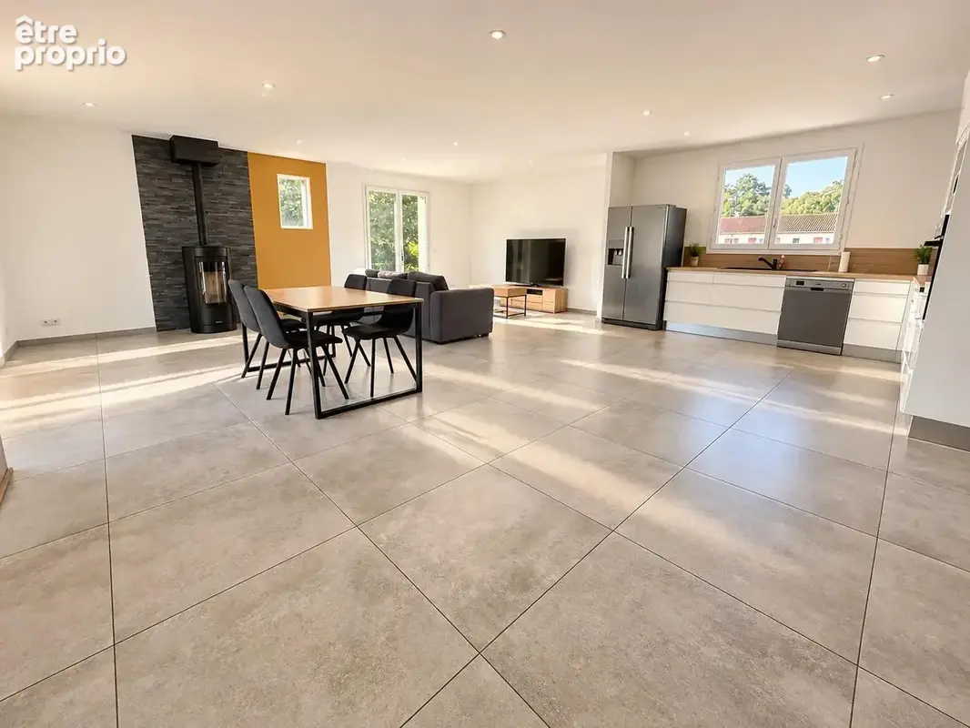 PRIAY (01)   Maison familiale 130 m2   Terrain plat 1 500 m2   4 chambres   Excellent état - photo 5
