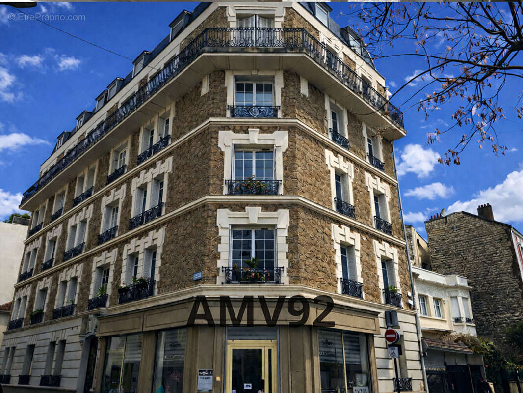 Appartement à COURBEVOIE