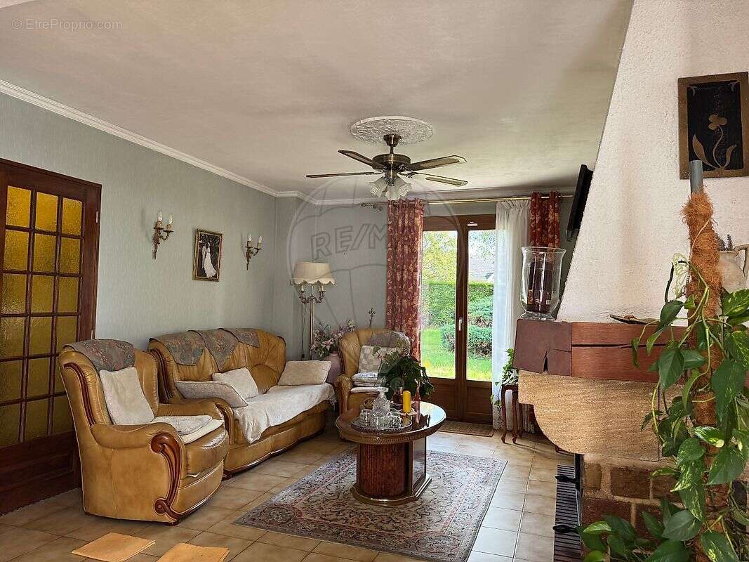 Maison à LA GUERCHE-SUR-L'AUBOIS