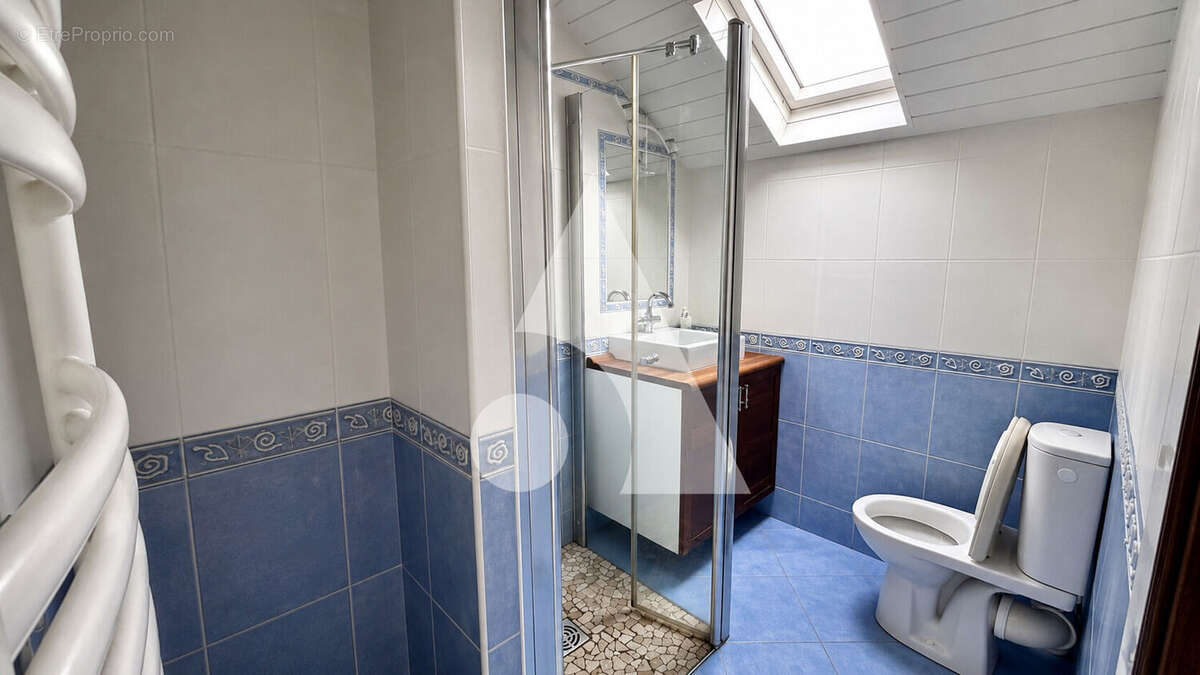 Maison à CONDE-SAINTE-LIBIAIRE