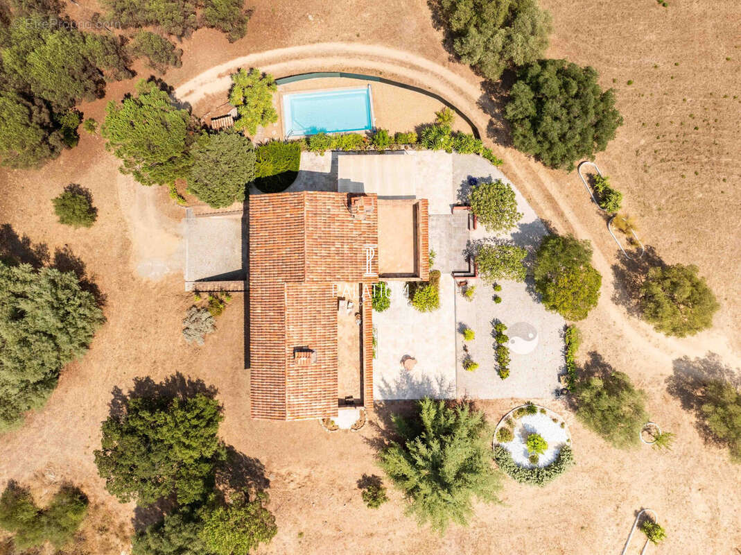Maison 420 m² à Sainte-Maxime  - photo 2
