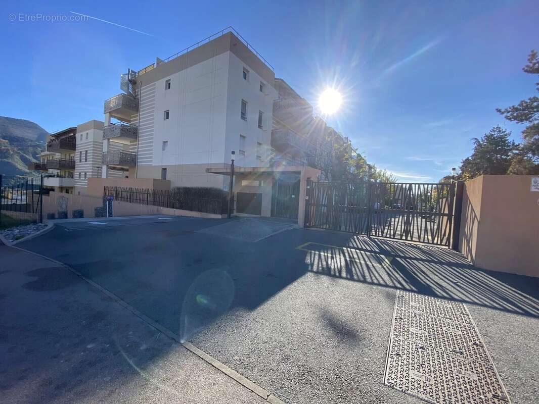 Appartement à CARROS