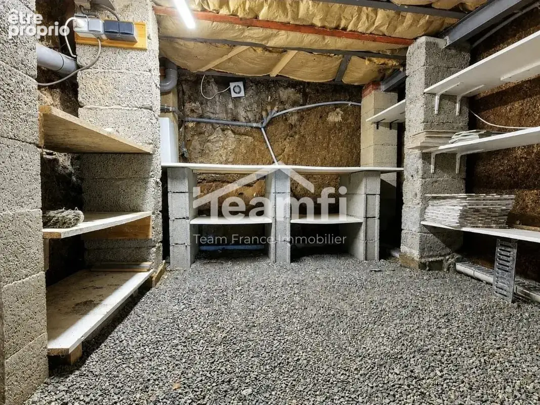 Maison 76 m² à Thiers  - photo 8