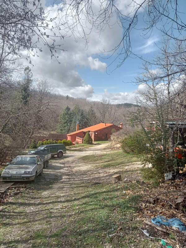 Maison à SAINT-LAURENT-DE-CERDANS