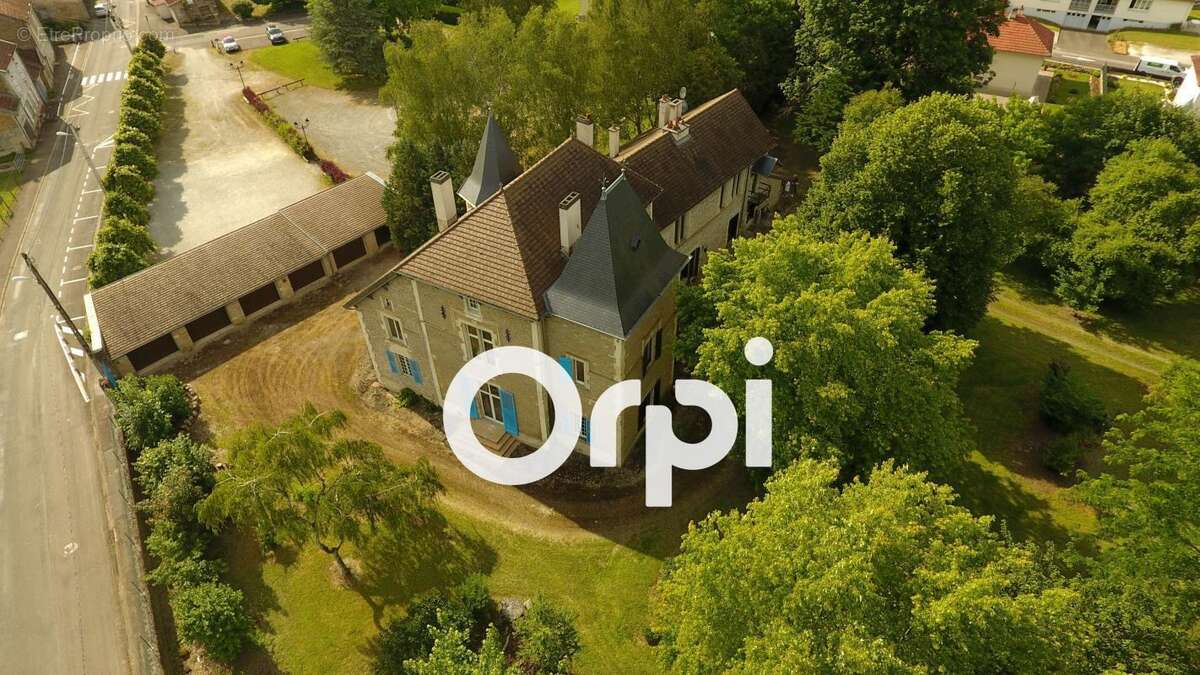 Château d'exception à Manois – Un joyau chargé d'histoire au cœur d'un parc de 8 936 m² - photo 17
