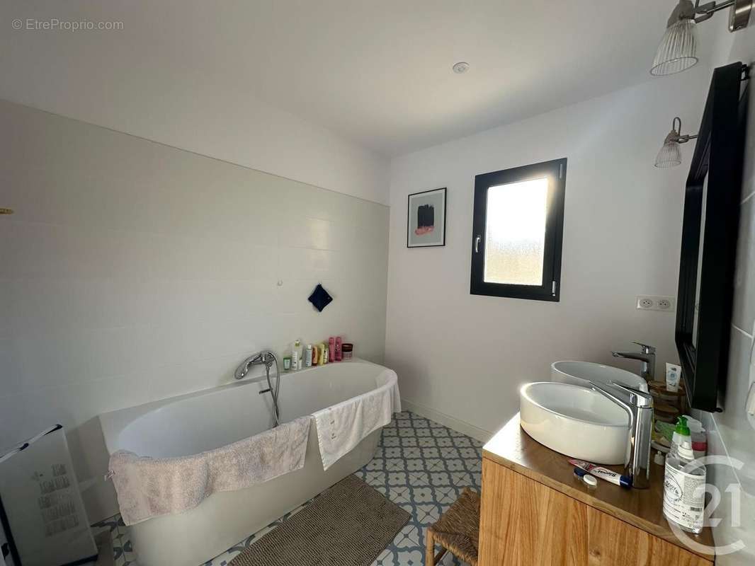 Maison à LAROQUE-DES-ALBERES