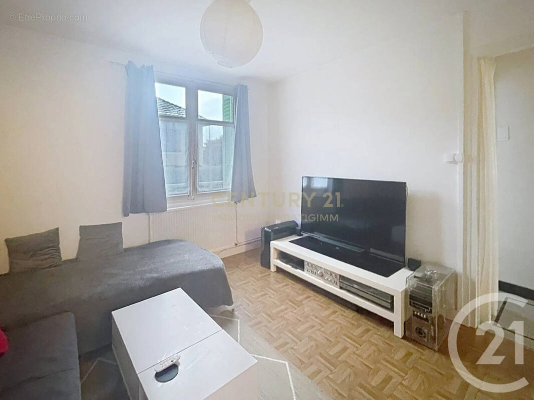 Appartement à LA TOUR-DU-PIN